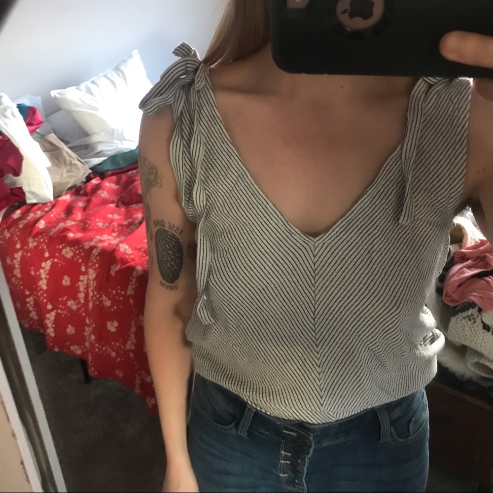 Striped tank with texture